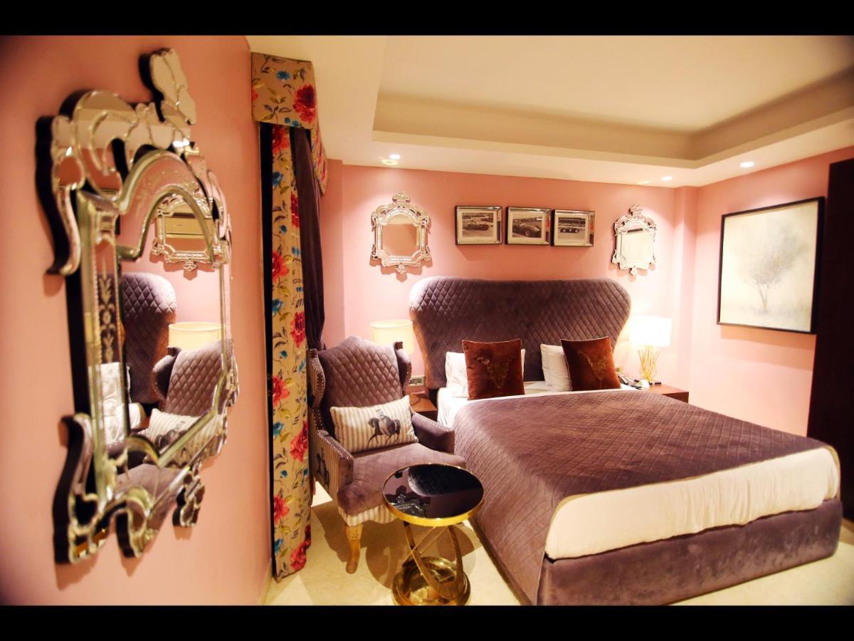 Ivy House Bed and Breakfast Delhi  Exteriör bild